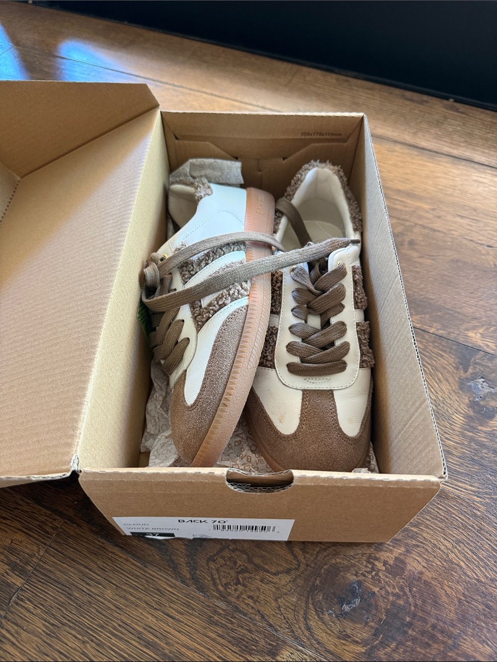 Back 70 women’s Brown and Cream Casual Sneakers